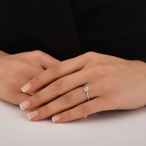 Efectli 0.03Ct Pırlanta Tektaş Yüzük - 2