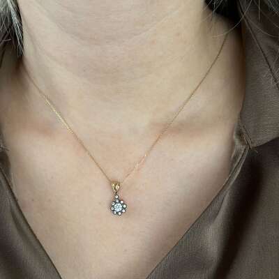 Şık 14 Ayar Altın Çiçek Kolye – Elmas Montür Işıltısı - 4