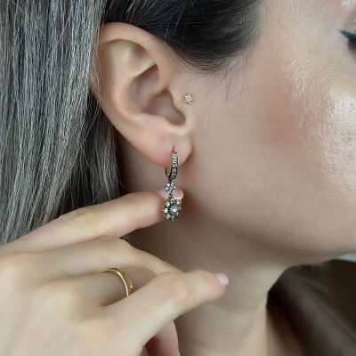 14 Ayar Altın Elmas Montür Sallantılı Çiçek Küpe - 3