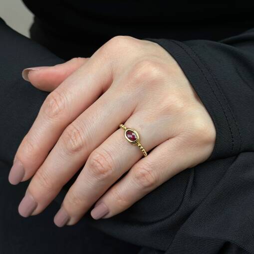 14 Ayar Kırmızı Yakut Oval Taşlı Yüzük – Zarif Altın Tasarım - 1