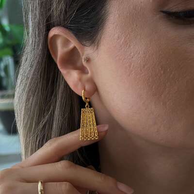 Kleopatra 22 Ayar Altın Küpe – Zarif ve Şık Tasarım - ENGİNGOLD ESL