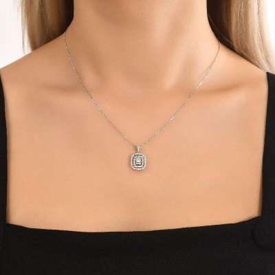 Pırlanta Baget Taşlı Efektli Kolye - 2