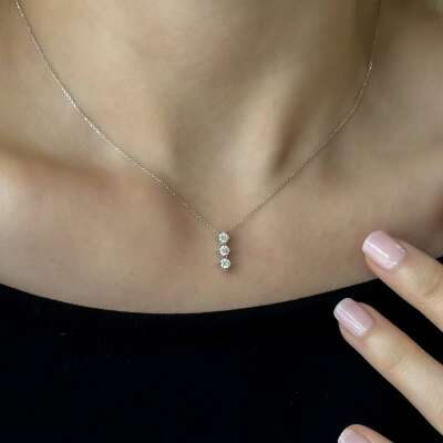 Işıltılı 0.33 Karat Pırlanta Tria Kolye - 4