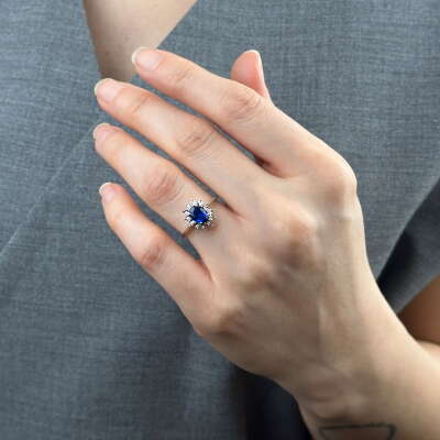 Safir Taşlı Pırlanta Yüzük – 14 Ayar Beyaz Altın Zarafet - 4