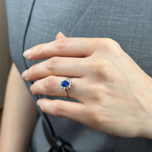 Safir Taşlı Pırlanta Yüzük – 14 Ayar Beyaz Altın Zarafet - 5