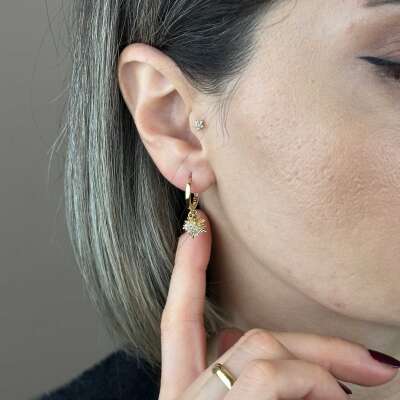 14 Ayar Altın Sallantılı Küpe – Kalemli Yaprak Zirkon Taşlı - 2