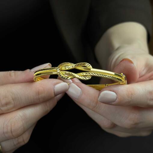 22 Ayar Altın Aşk Düğümü Kelepçe – Zarif ve Minimal Tasarım - 1