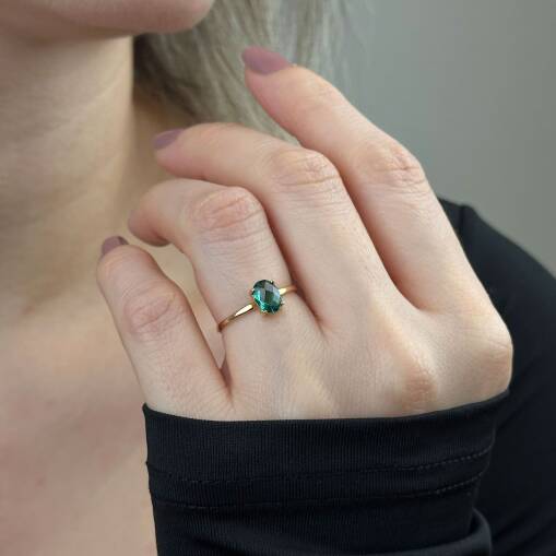 Yeşil Oval Taşlı 14 Ayar Altın Yüzük – Lüks ve Zarif Tasarım - 2